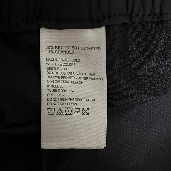 Tommy Bahama Island Zone Performance Black Mini Skort - Size Medium - Picture 3 of 14